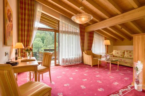 Phòng khách, Ringhotel Monch`s Waldhotel in Unterreichenbach