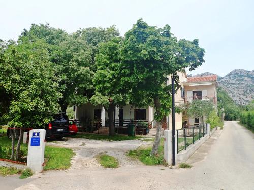 Studio Apartments Kiwi-Near Paklenica Np, Starigrad Paklenica