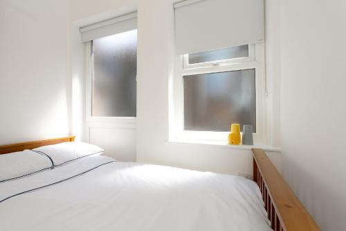 The Bs Hive, Modern, stylish, 2 bedroom house, in Harrogate centre 3