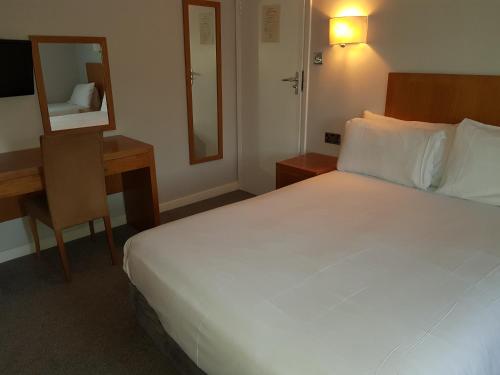Tri-Star Hotel, Birmingham (photo 5)