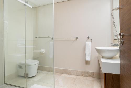 Canal Quays Apartments - image 10