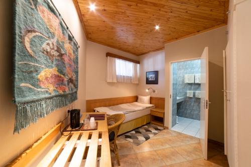 Luxury Family Room image 1