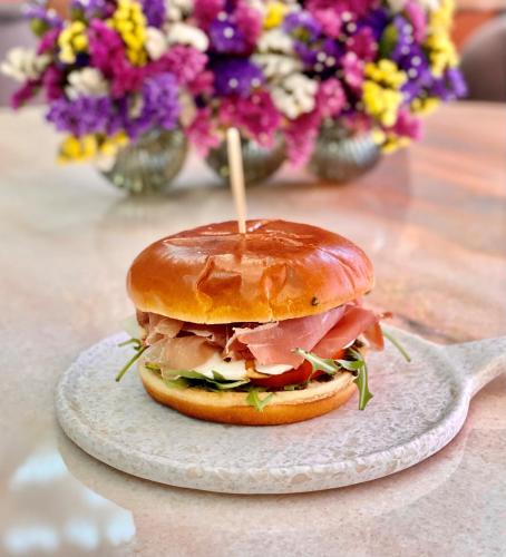 Athens Ivy Suites - image 8