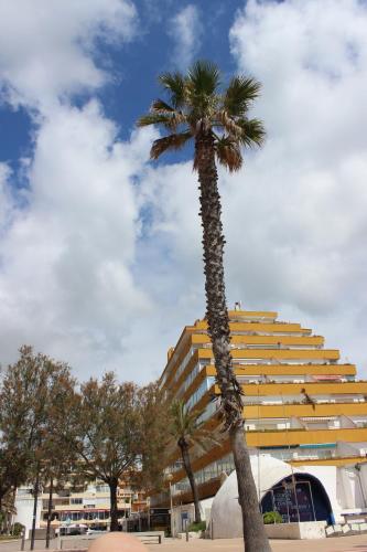 Unterkunft von außen, Beautiful apartment in front of beach, pool, view in Roses