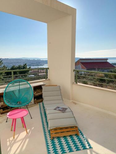 Holiday house in Split with sea view, terrace, air conditioning, WiFi 4937-1