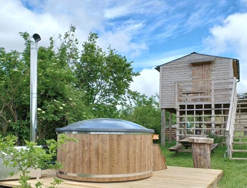 Norwell view farm glamping with hot tubs in Norton St Philip