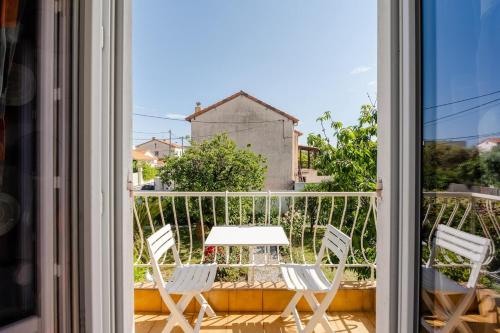 Studio Antibes - 5min des plages - Parking gratuit - Climatisation in Les Breguieres