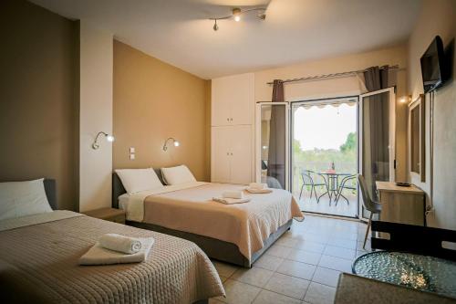  Yria ntn Studios in Vanáton