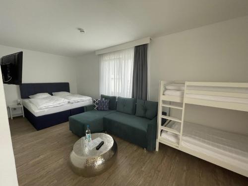 1 king bed, 1 sofa bed