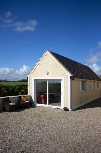 . Mo's Cottage