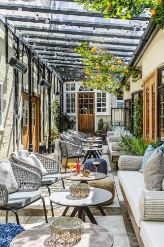 The George Hotel - image 11