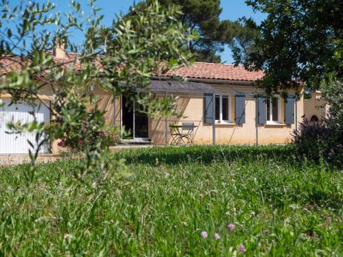 Ecrin de verdure provençal gîte à louer La Verdière