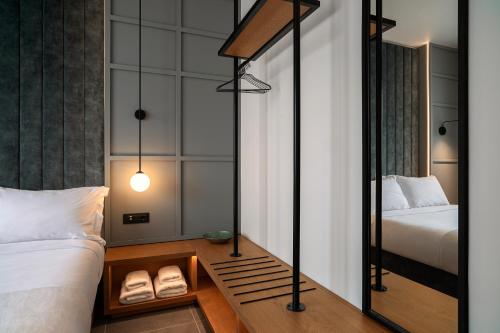 Deluxe Room image 10