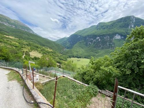 Villa con piscina "La Dogana di Spoleto "