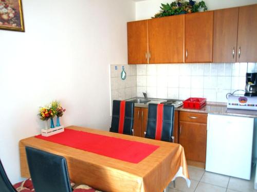 Apartment in Medulin with balcony, air conditioning, WiFi, washing machine (3488-2), Medulin (photo 4)