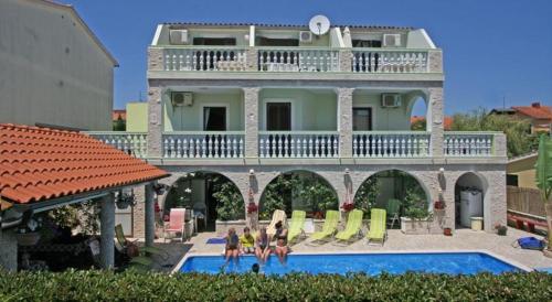 Apartment in Medulin with balcony, air conditioning, WiFi, washing machine (3488-2), Medulin (photo 10)