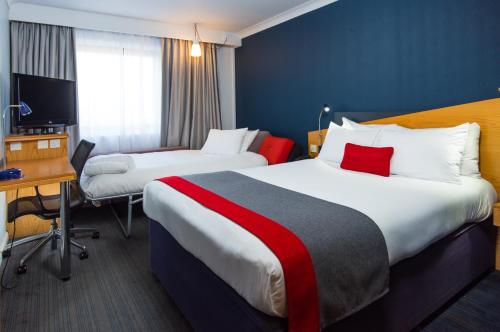 Holiday Inn Express Birmingham Oldbury, an IHG Hotel