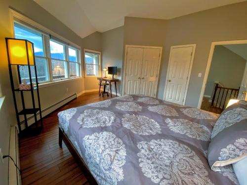 E7 Sunny Bretton Woods private home next to the slopes of Bretton Woods Hot Tub, Wifi E7 Sunny Bretton Woods private home next to the slopes of Bretton Woods Hot Tub, Wifi