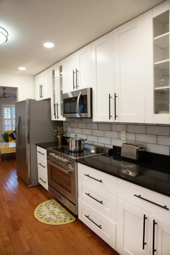 Family Retreat 10mins to Downtown and Attractions
