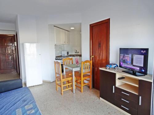 One-Bedroom Apartment image 10