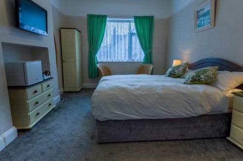 The Rosscourt-Adults Only - image 9