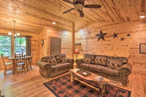The Bear Paw at the Sautee Mountain Retreat in Clarkesville, USA