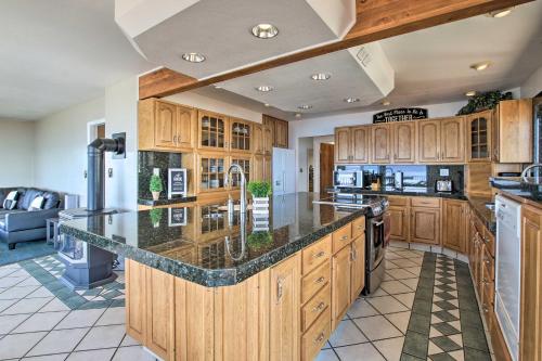 Breathtaking Bear Lake Escape with Game Room! - image 6