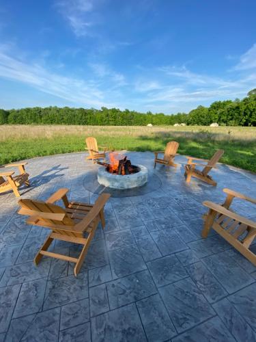 Off Map Glamping in South Haven, USA