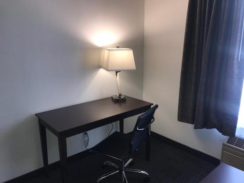 Days Inn & Suites by Wyndham Gresham - image 13