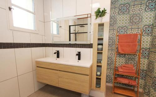 Bathroom, Le Galaveyson in Hauterives