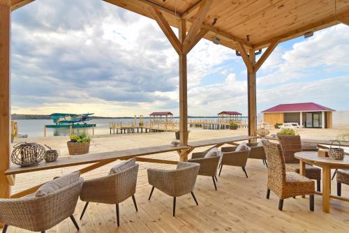 REEFF Sea View Resort - image 6
