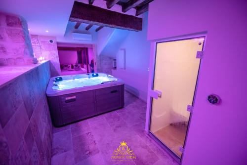 L'EXCELLENCE AVIGNON - Suite LUXE SAUNA, HAMMAM & JACCUZZI