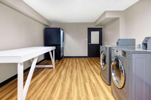 Motel 6 Indianapolis, IN - 편의 시설/서비스