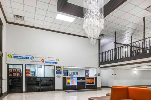 Motel 6 Indianapolis, IN - 로비