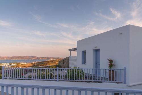Näkymä ulkoa, Milesian Suites in Milos Island