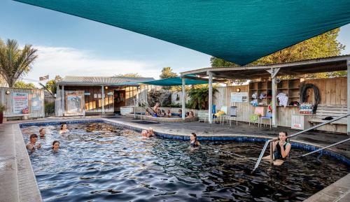 Athenree Hot Springs & Holiday Park - Hotel - Waihi Beach