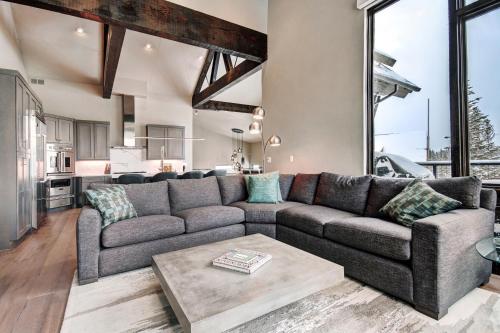Spruce Ledge Townhouse - main image
