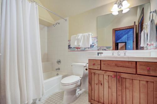 Ten Mile Estate Home - image 2