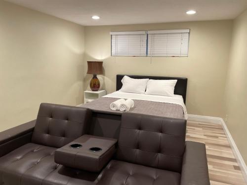 Lovely Room in Private House near Disneyland in Anaheim, USA