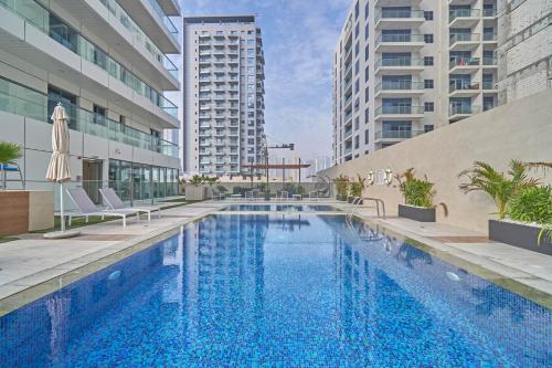 Stella Stays Mesmerising 1 BDR Dubai JVC Private Balcony