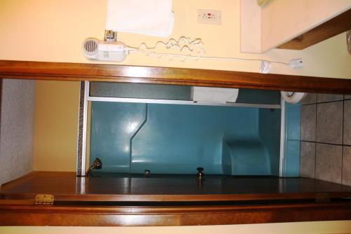 Lake Palestine Motor Inn 5