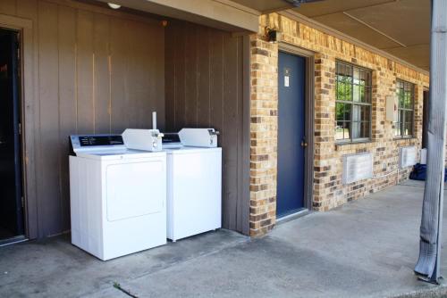 Lake Palestine Motor Inn in Coffee City (TX)
