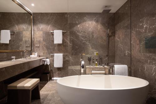 Regency King Suite with Sea View