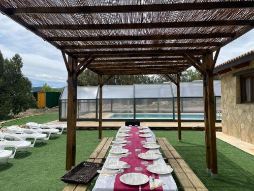 Masia La Casablanca in La Puebla de Valverde
