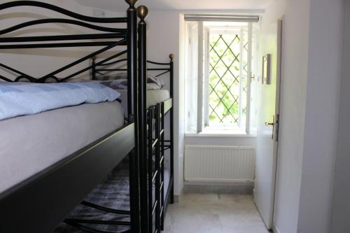 Bed in 6-Bed Mixed Dormitory Room image 4
