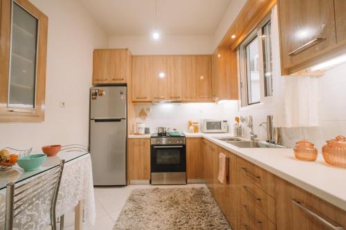 Kitchen, Debbie's House in Mpournias