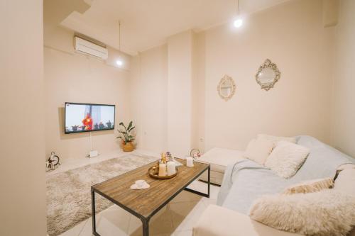 Facilities, Debbie's House in Mpournias