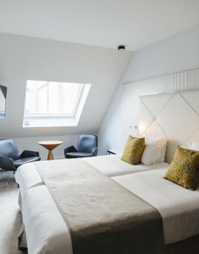 2 twin beds