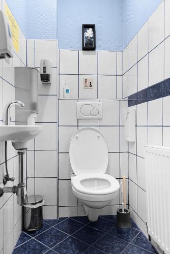 Double or Twin Room with Shared Toilet image 1