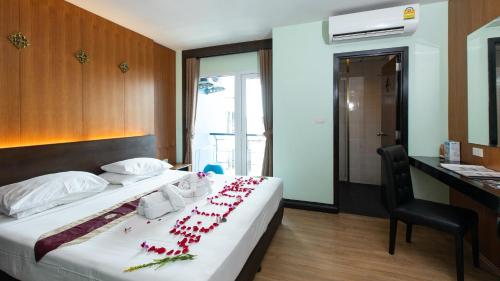 room detail thumbnail 1